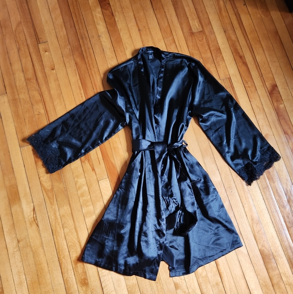 Jones New York robe in black size small - Picture 4 of 7